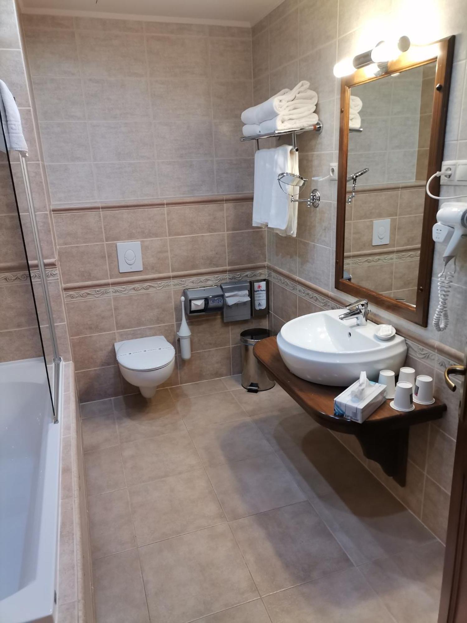 Nimród Bioszálloda és Bioétterem Karcag Extérieur photo