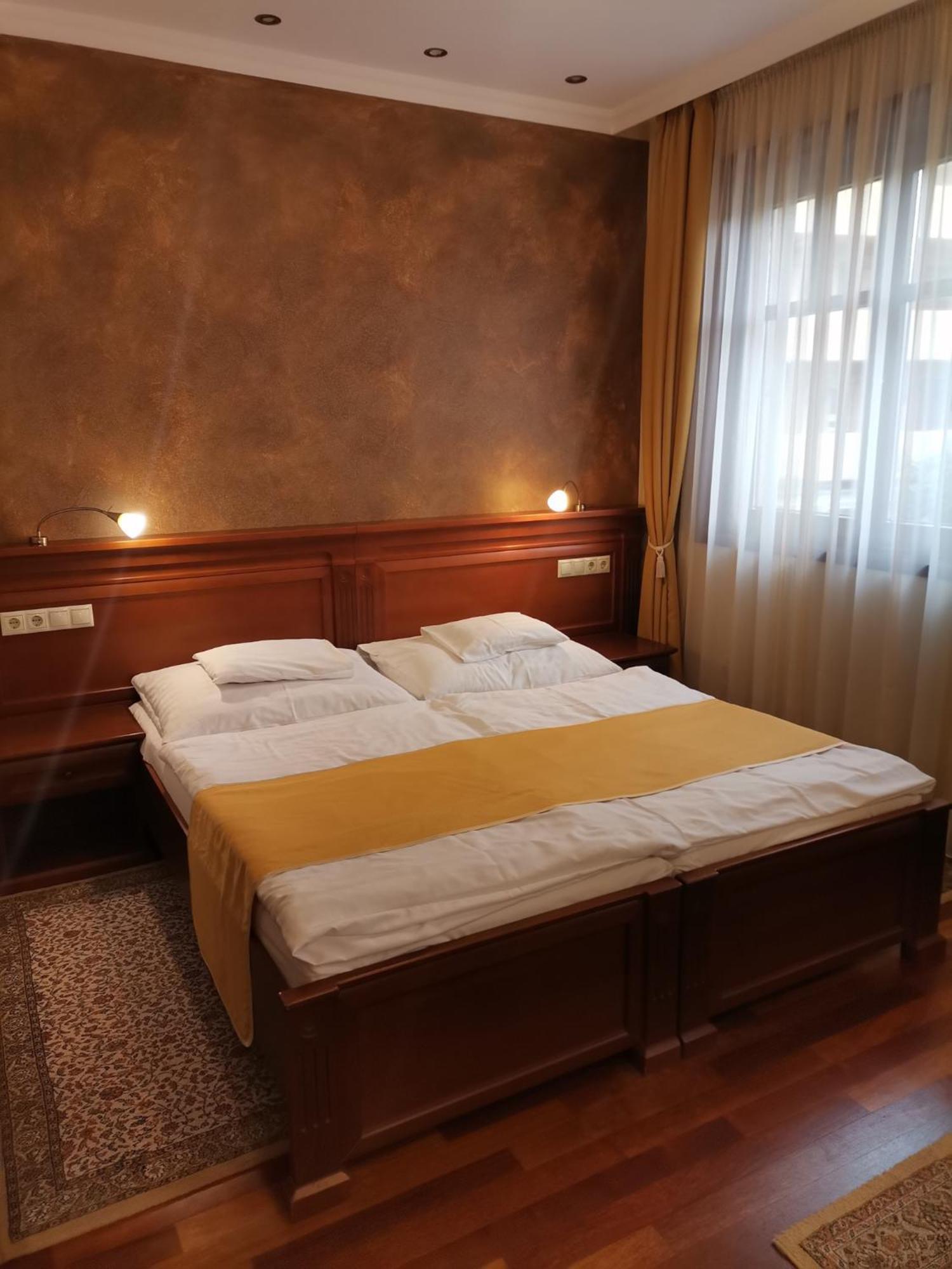 Nimród Bioszálloda és Bioétterem Karcag Extérieur photo