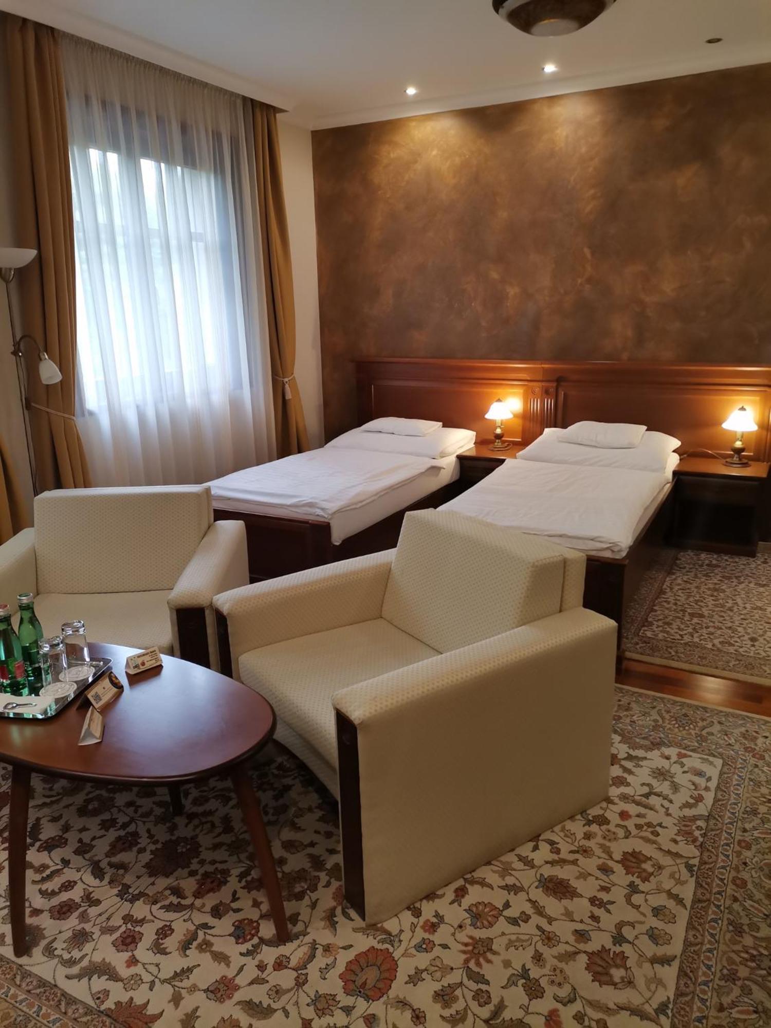 Nimród Bioszálloda és Bioétterem Karcag Extérieur photo
