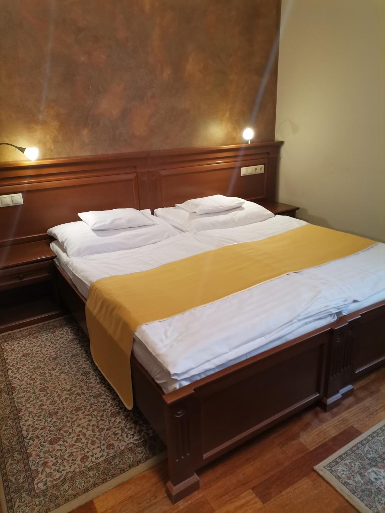 Nimród Bioszálloda és Bioétterem Karcag Extérieur photo