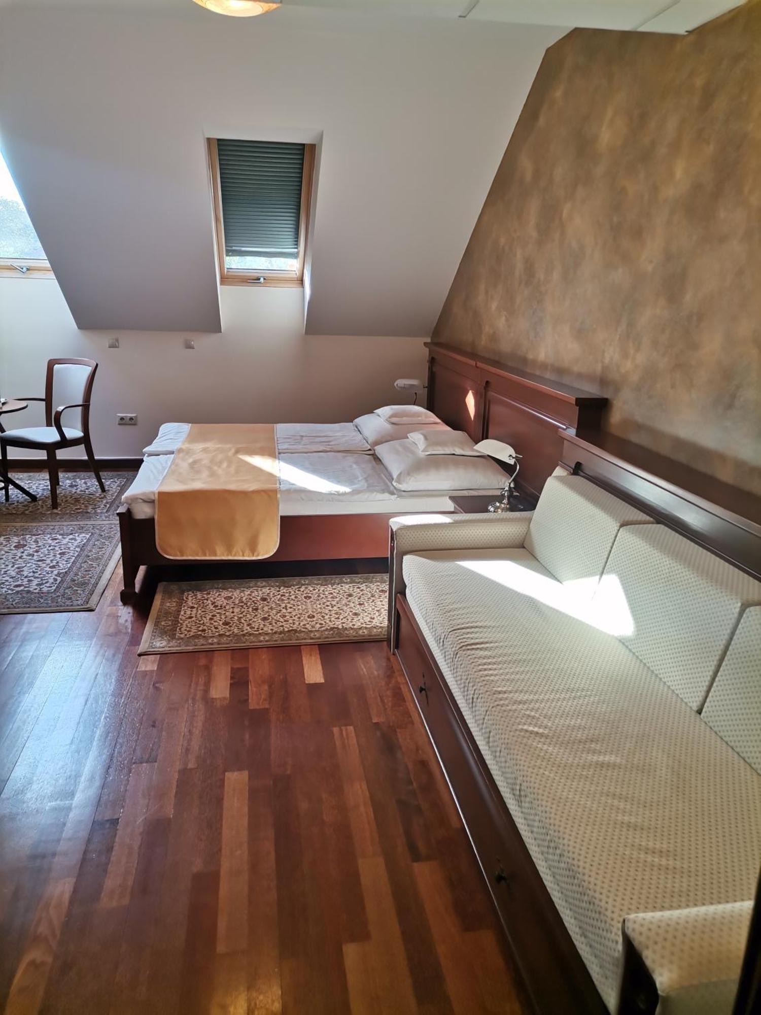 Nimród Bioszálloda és Bioétterem Karcag Extérieur photo
