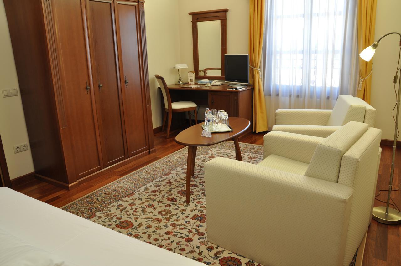 Nimród Bioszálloda és Bioétterem Karcag Extérieur photo