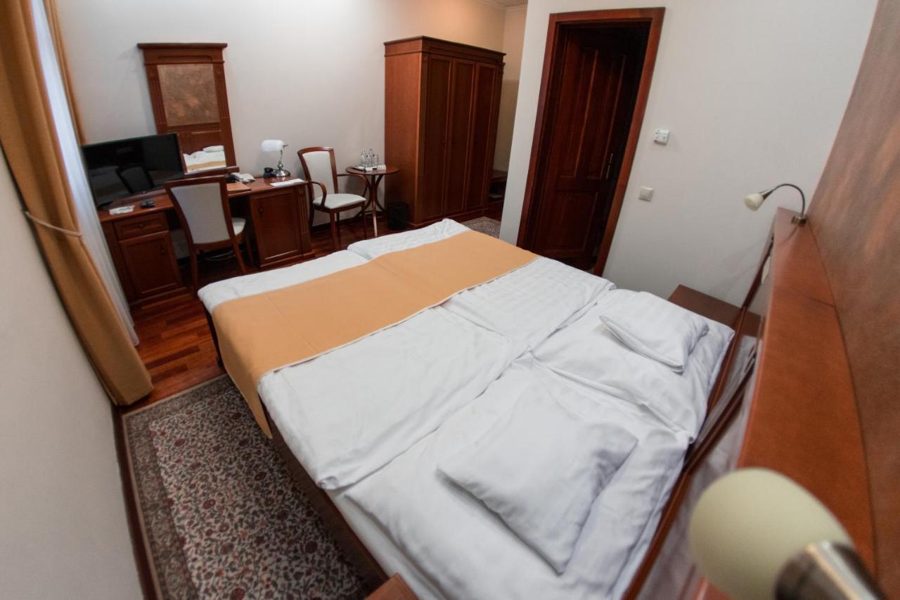 Nimród Bioszálloda és Bioétterem Karcag Extérieur photo